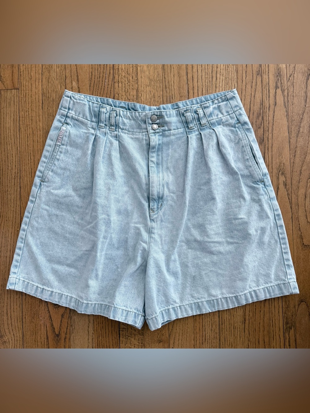 Vintage Brittania Light Wash Denim Shorts High Rise Pleated Mom Shorts 90s